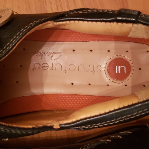 Clarks Unstructured Un-Loop Shoe - Picture 5 of 12